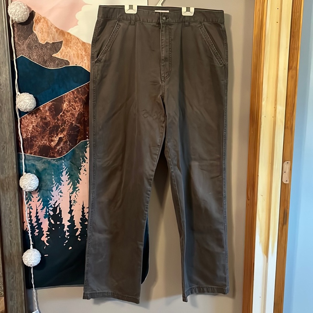 Men’s Van Heusen Charcoal Grey Dress Pants